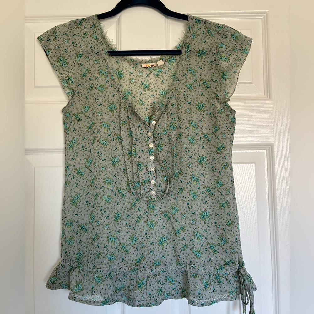 Mudd Sage Green Floral Cap-Sleeve Ruffle Hem Blouse - Picture 1 of 3